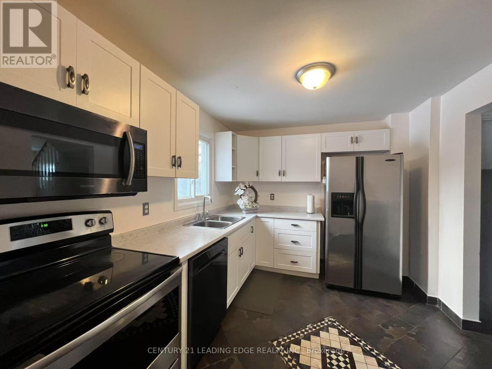 516 Alder Court, Pickering, Ontario  L1V 4T1 - Photo 3 - E12897458