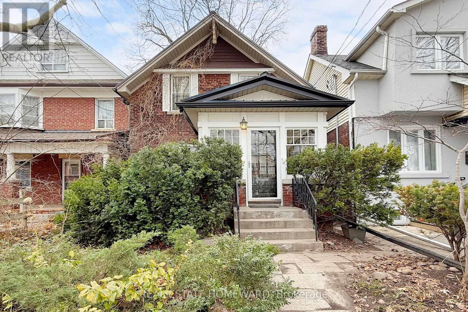 <div class="slider-price">$1,490,000</div><p>106 Dawes Road E, Toronto, Ontario</p>