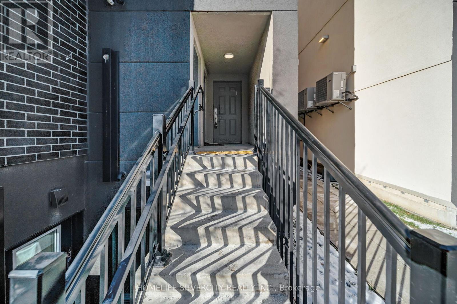 712 - 1131 Cooke Boulevard, Burlington, Ontario  L7T 0C3 - Photo 9 - W12896764