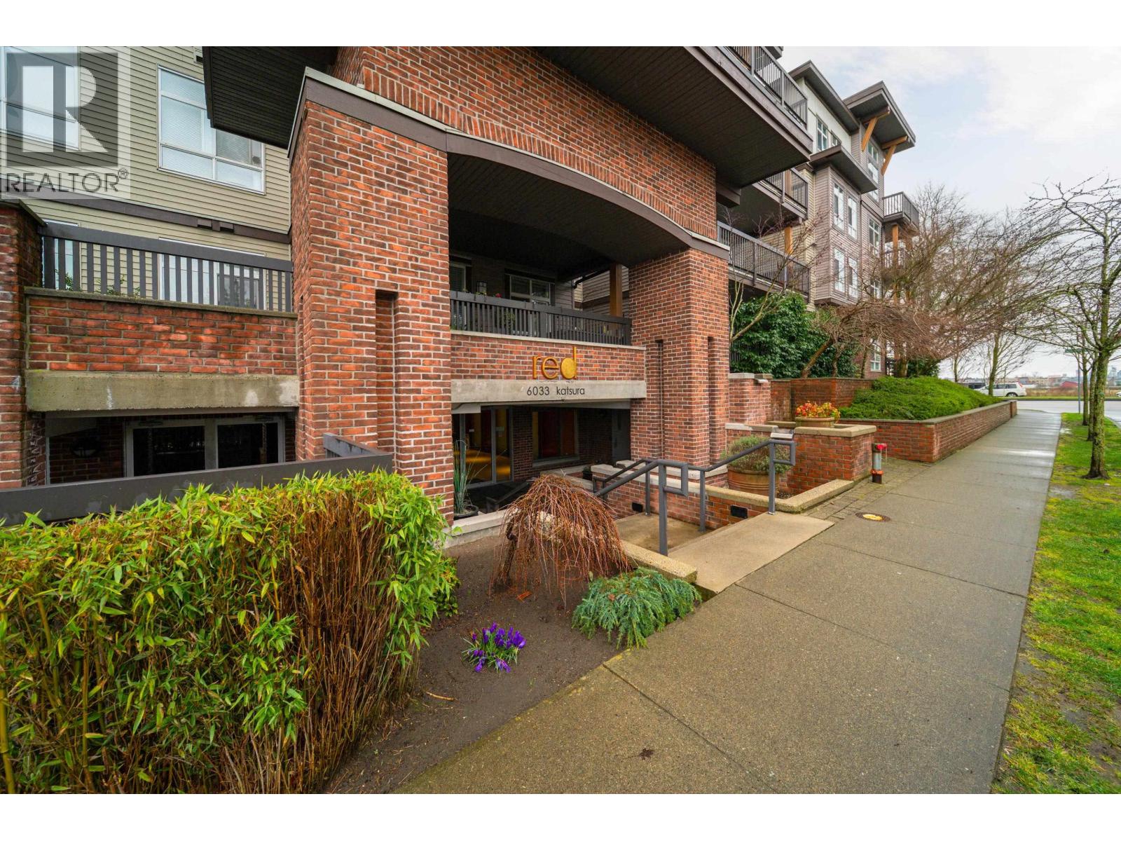 322 6033 Katsura Street, Richmond, British Columbia  V6Y 0B3 - Photo 2 - R3101306