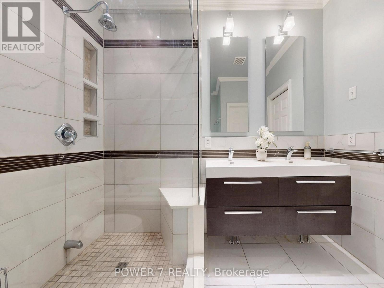 49 Pettet Road, Whitchurch-Stouffville, Ontario  L4A 3J2 - Photo 21 - N12897442