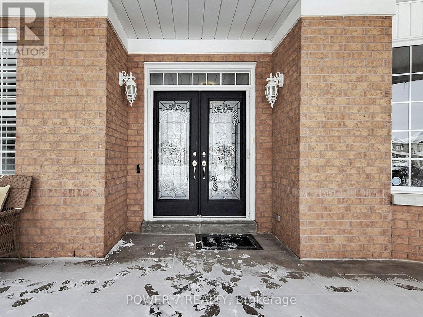 49 Pettet Road, Whitchurch-Stouffville, Ontario  L4A 3J2 - Photo 5 - N12897442