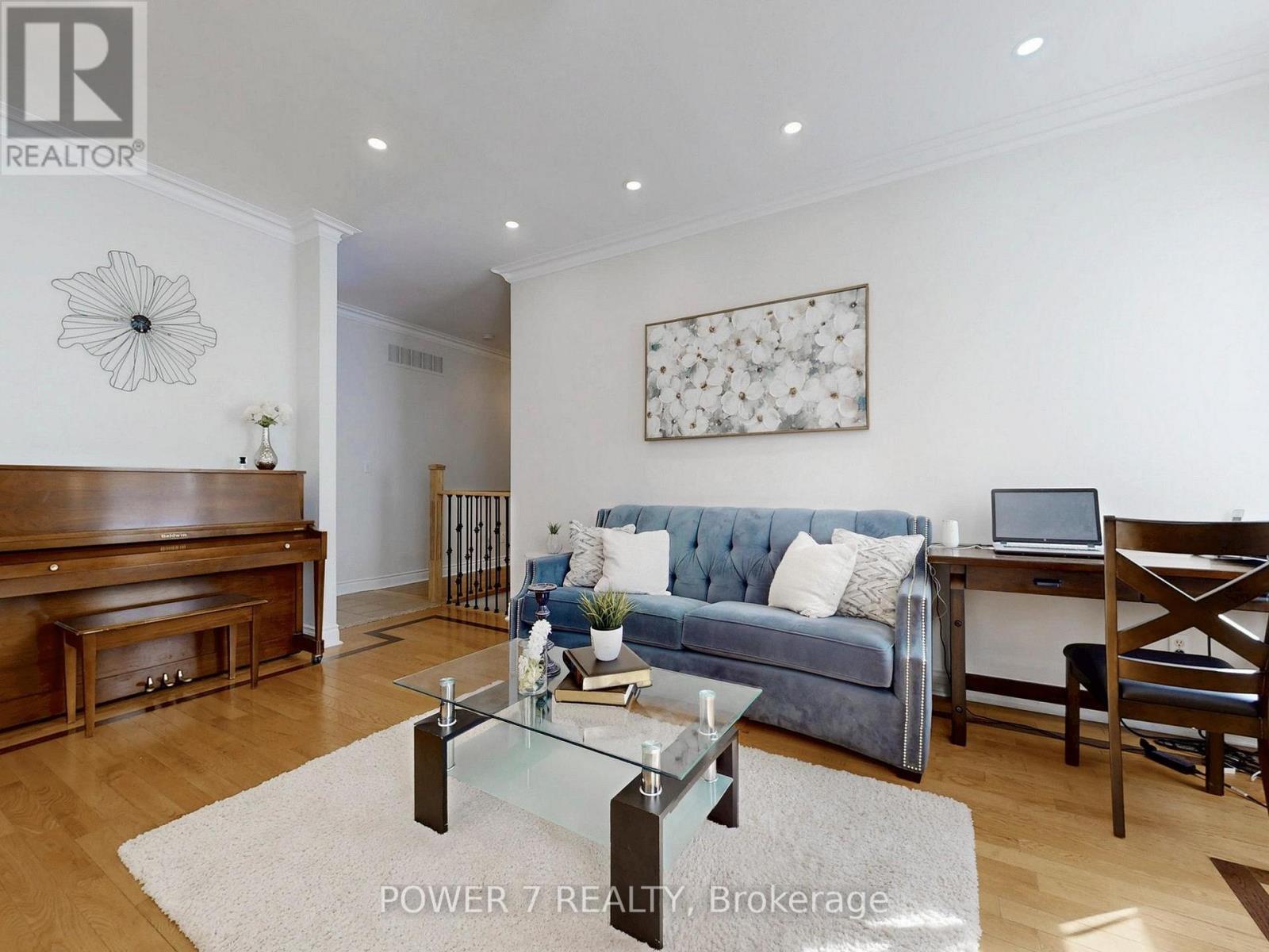 49 Pettet Road, Whitchurch-Stouffville, Ontario  L4A 3J2 - Photo 9 - N12897442