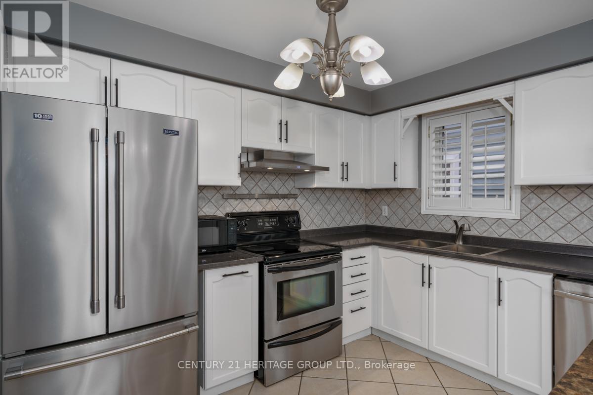 33 Silverstone Crescent, Georgina, Ontario  L4P 4A4 - Photo 11 - N12897470