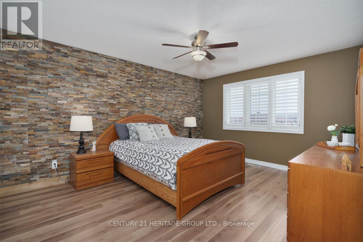 33 Silverstone Crescent, Georgina, Ontario  L4P 4A4 - Photo 15 - N12897470