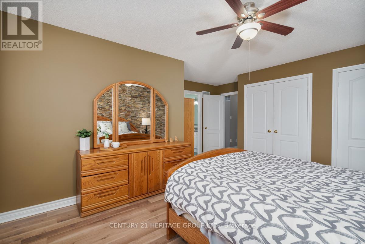 33 Silverstone Crescent, Georgina, Ontario  L4P 4A4 - Photo 16 - N12897470