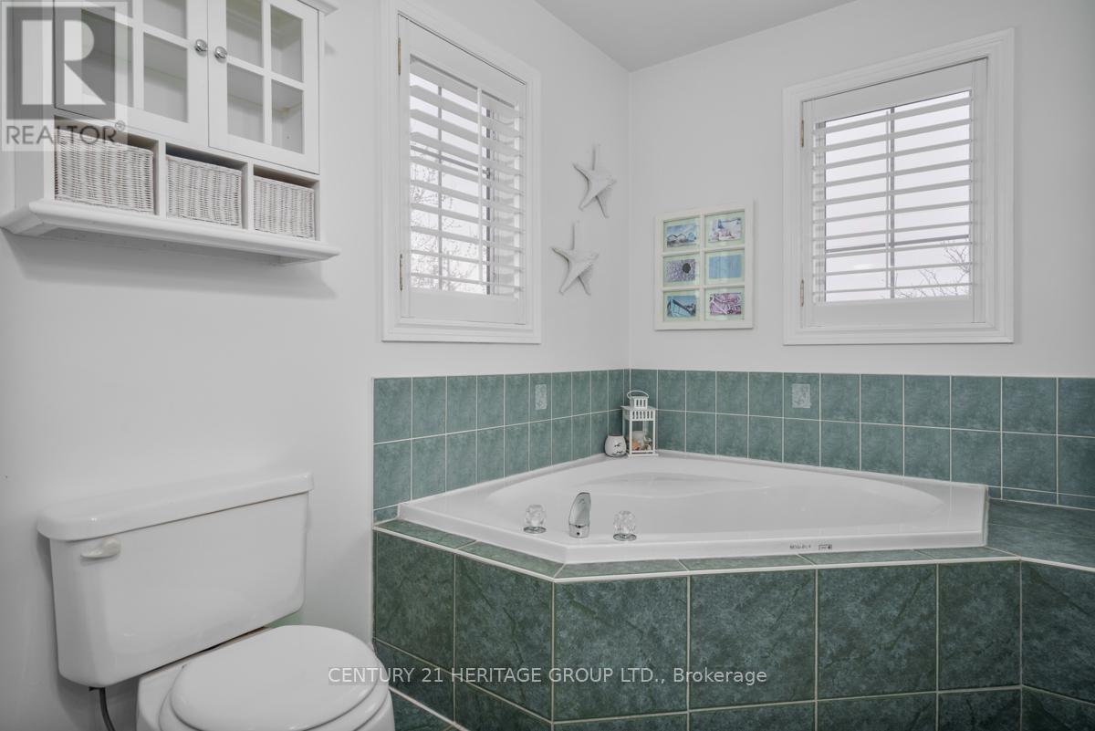 33 Silverstone Crescent, Georgina, Ontario  L4P 4A4 - Photo 18 - N12897470