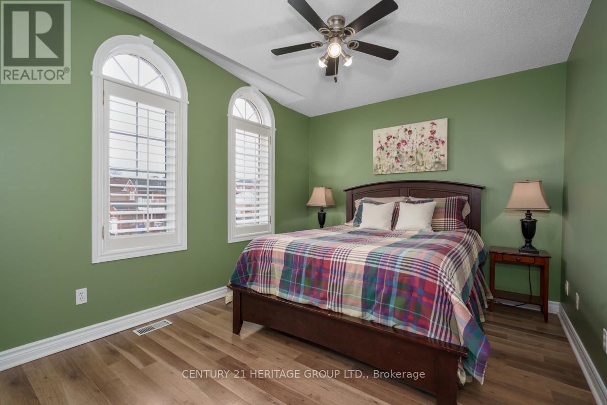 33 Silverstone Crescent, Georgina, Ontario  L4P 4A4 - Photo 19 - N12897470