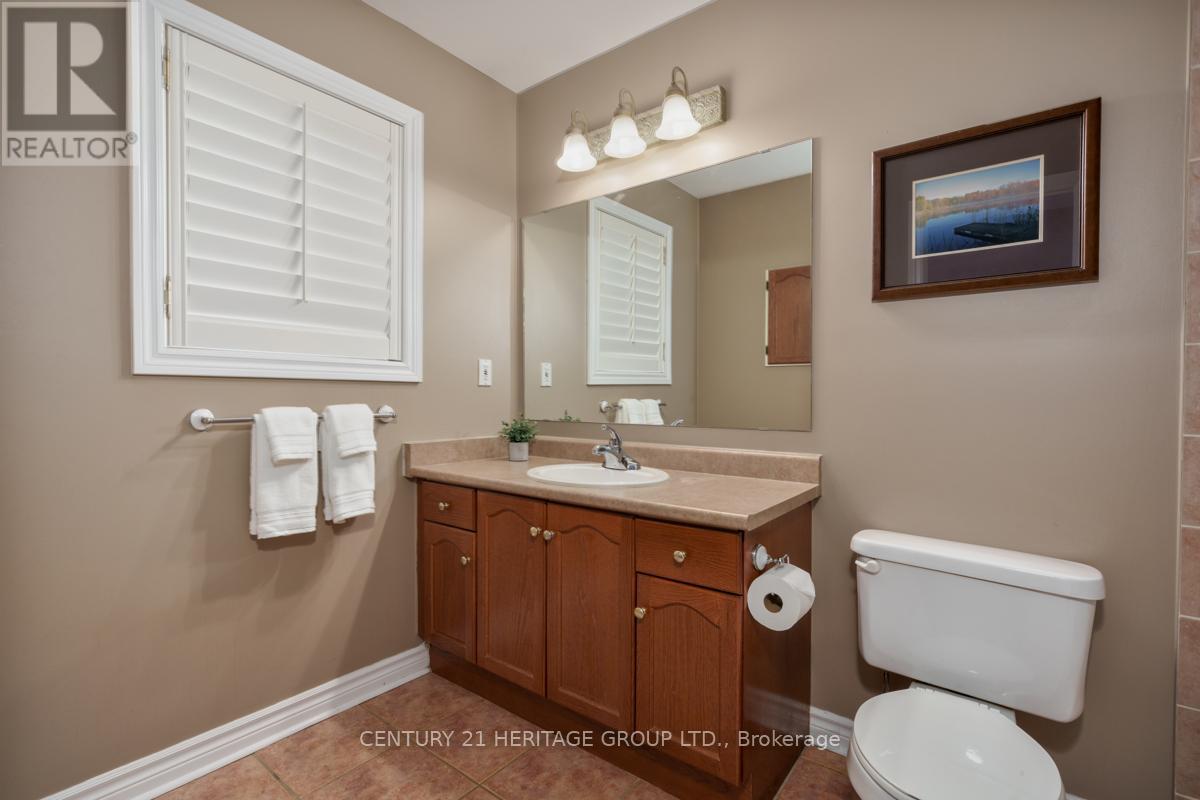 33 Silverstone Crescent, Georgina, Ontario  L4P 4A4 - Photo 23 - N12897470