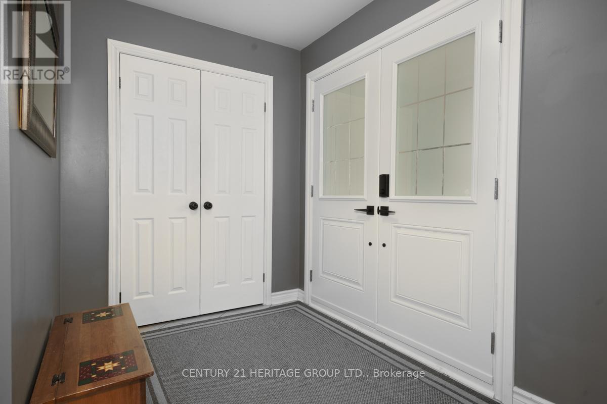 33 Silverstone Crescent, Georgina, Ontario  L4P 4A4 - Photo 5 - N12897470