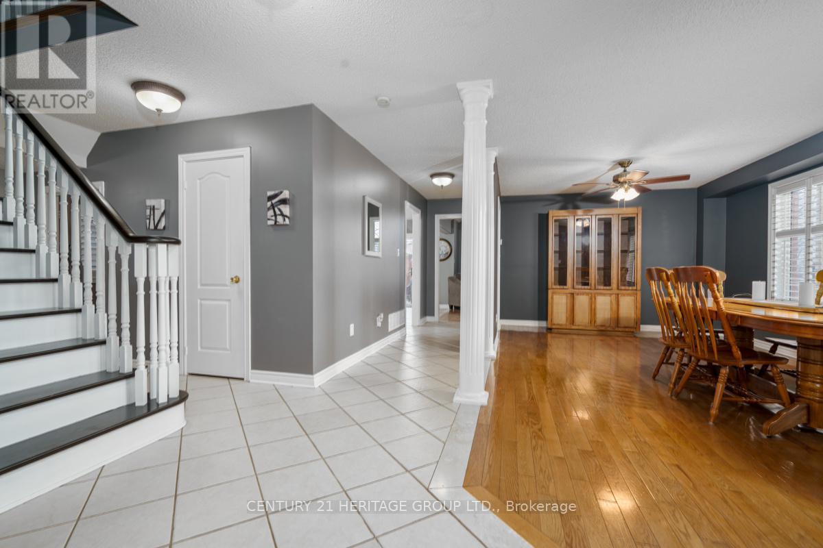 33 Silverstone Crescent, Georgina, Ontario  L4P 4A4 - Photo 6 - N12897470