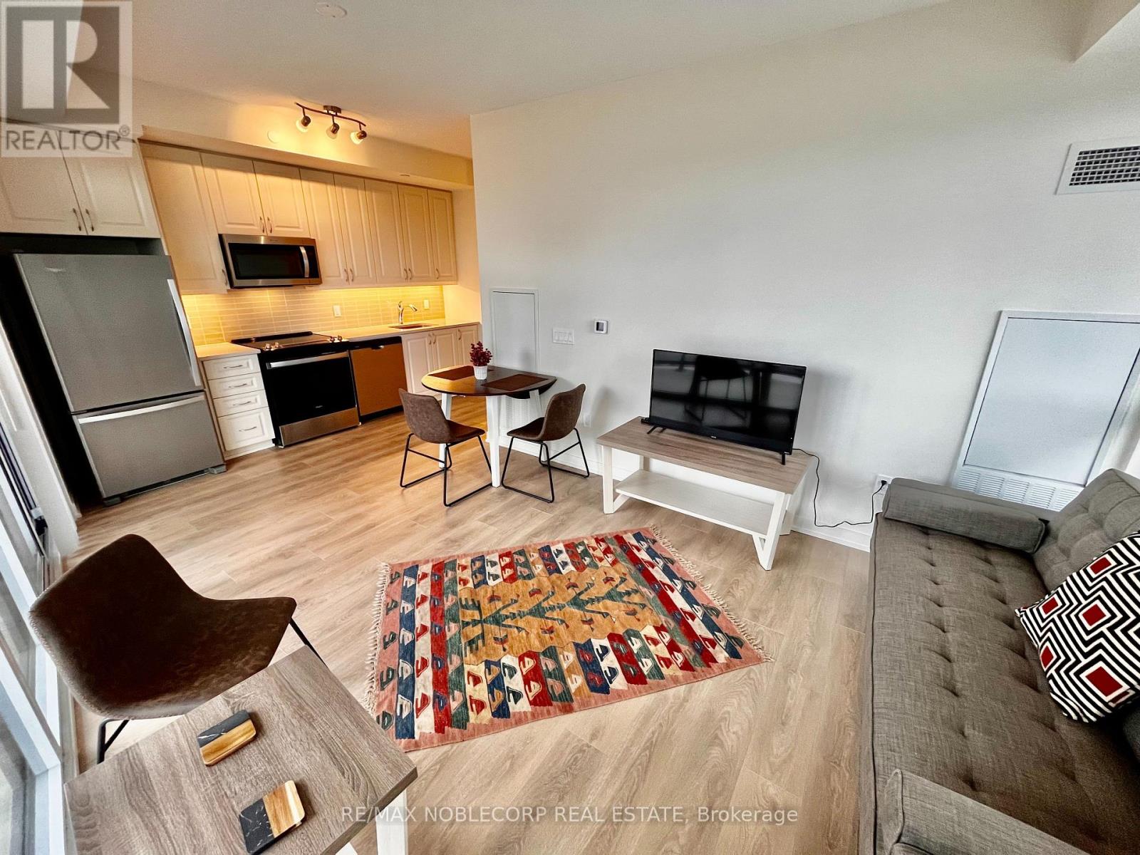 711 - 38 Annie Craig Drive, Toronto (Mimico), Ontario  M8V 0G9 - Photo 5 - W12897456