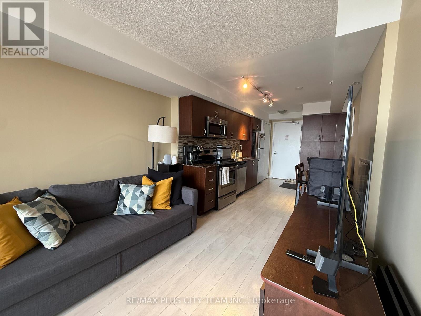 1421 - 800 Lawrence Avenue W, Toronto (Yorkdale-Glen Park), Ontario  M6A 0B1 - Photo 3 - W12897464