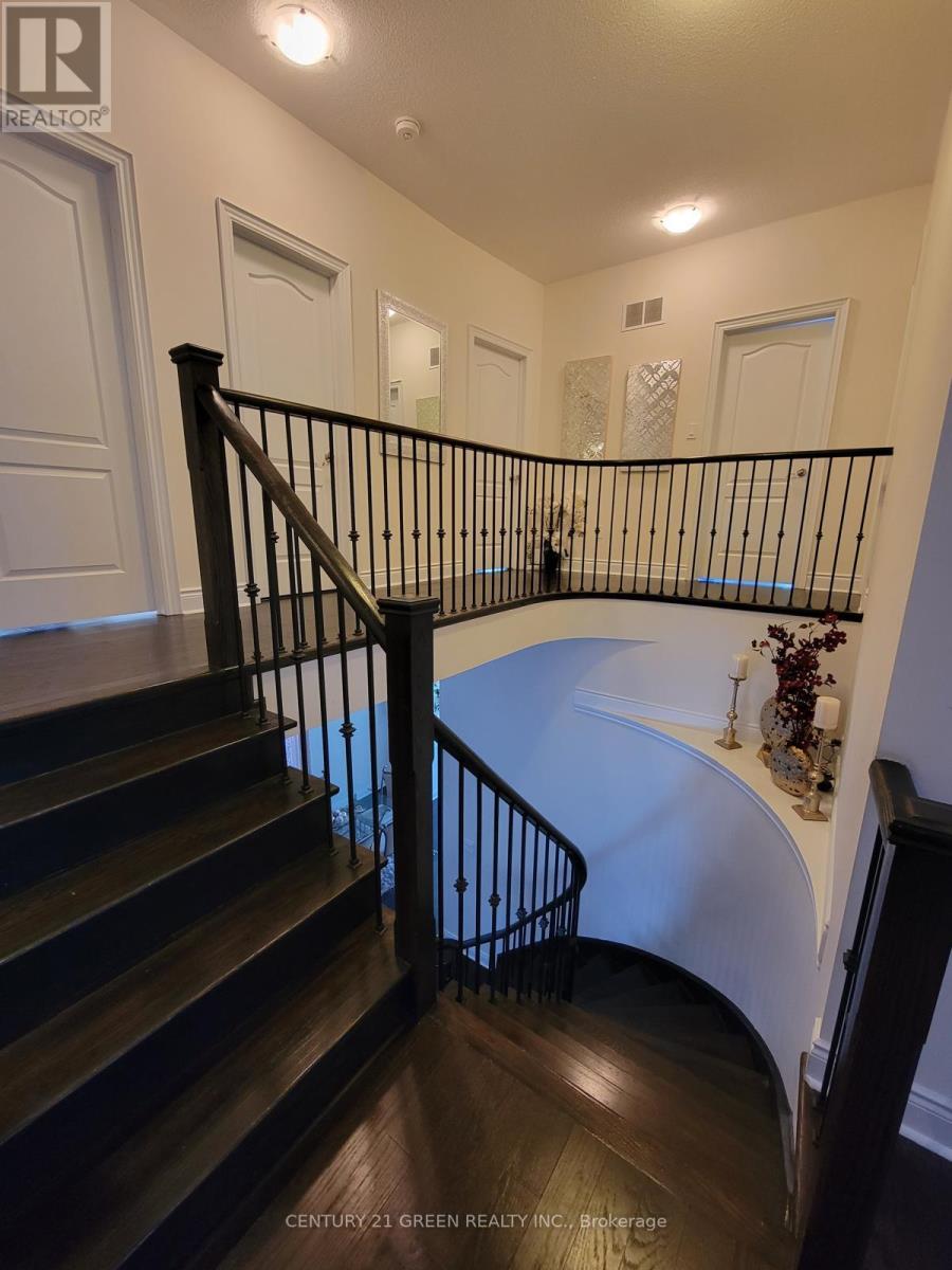 (Upper) - 46 Black Diamond Crescent, Brampton, Ontario  L6X 1A2 - Photo 4 - W12897482