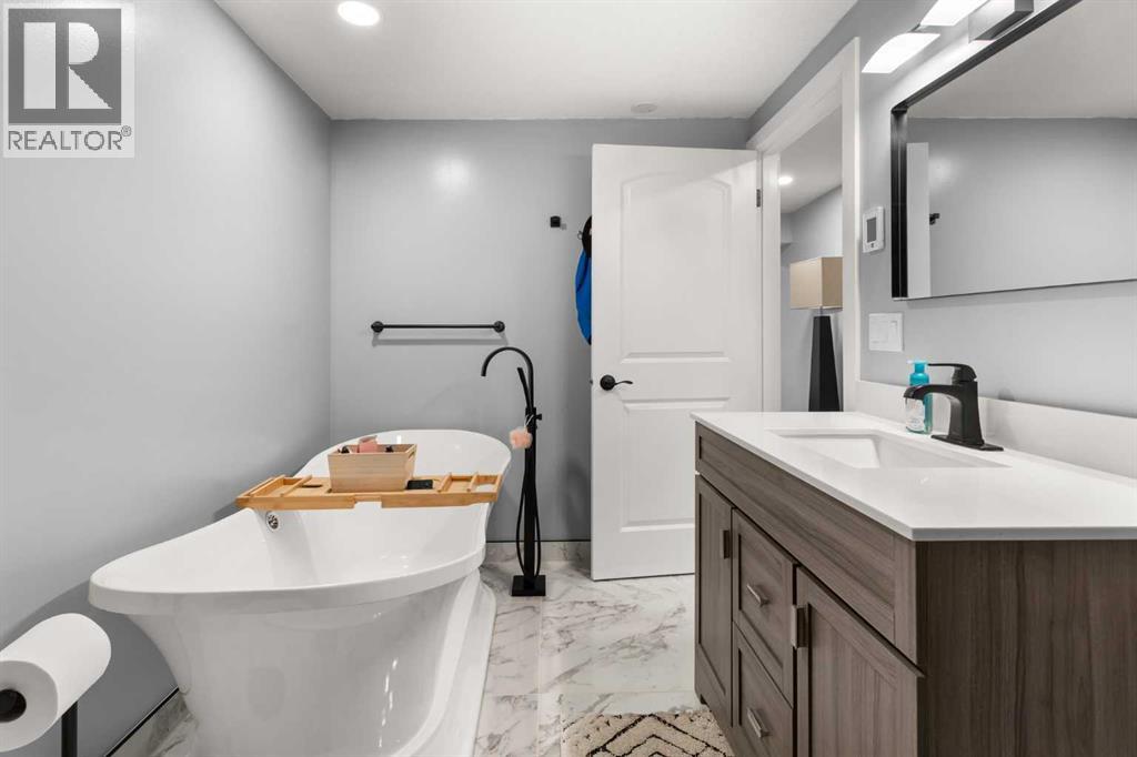 721 4 Avenue, Dunmore, Alberta  T1B 0J9 - Photo 34 - A2285241