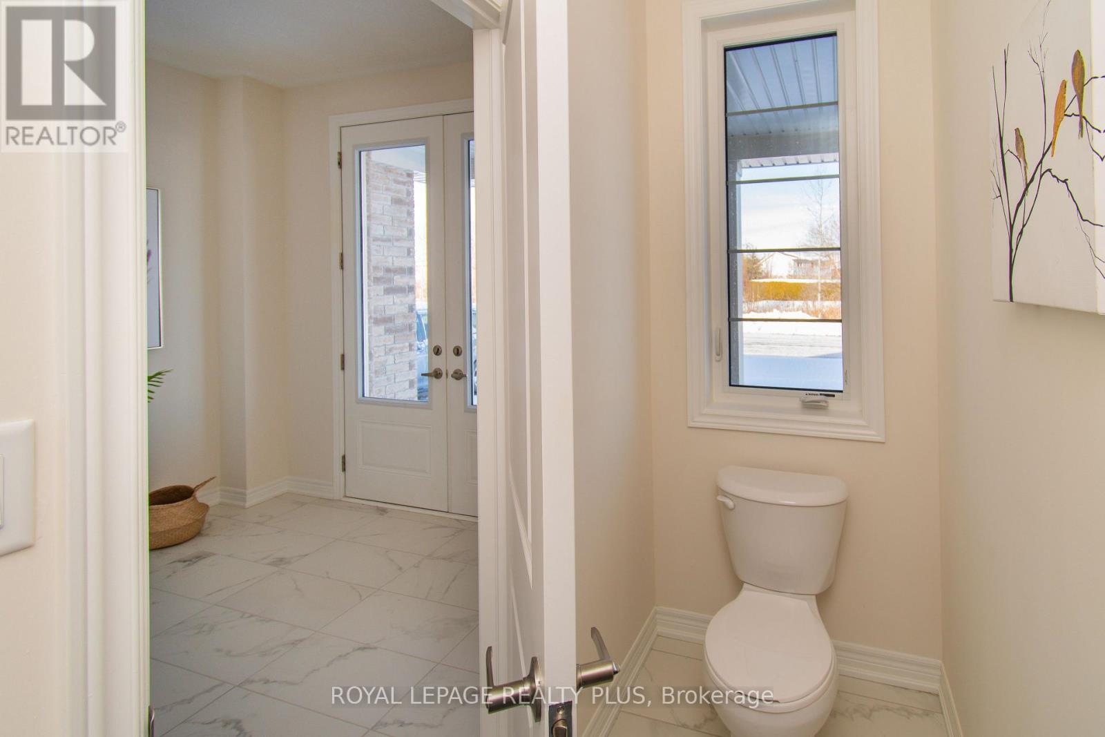 147 Dovedale Drive, Georgina, Ontario  L4P 0S6 - Photo 6 - N12598128