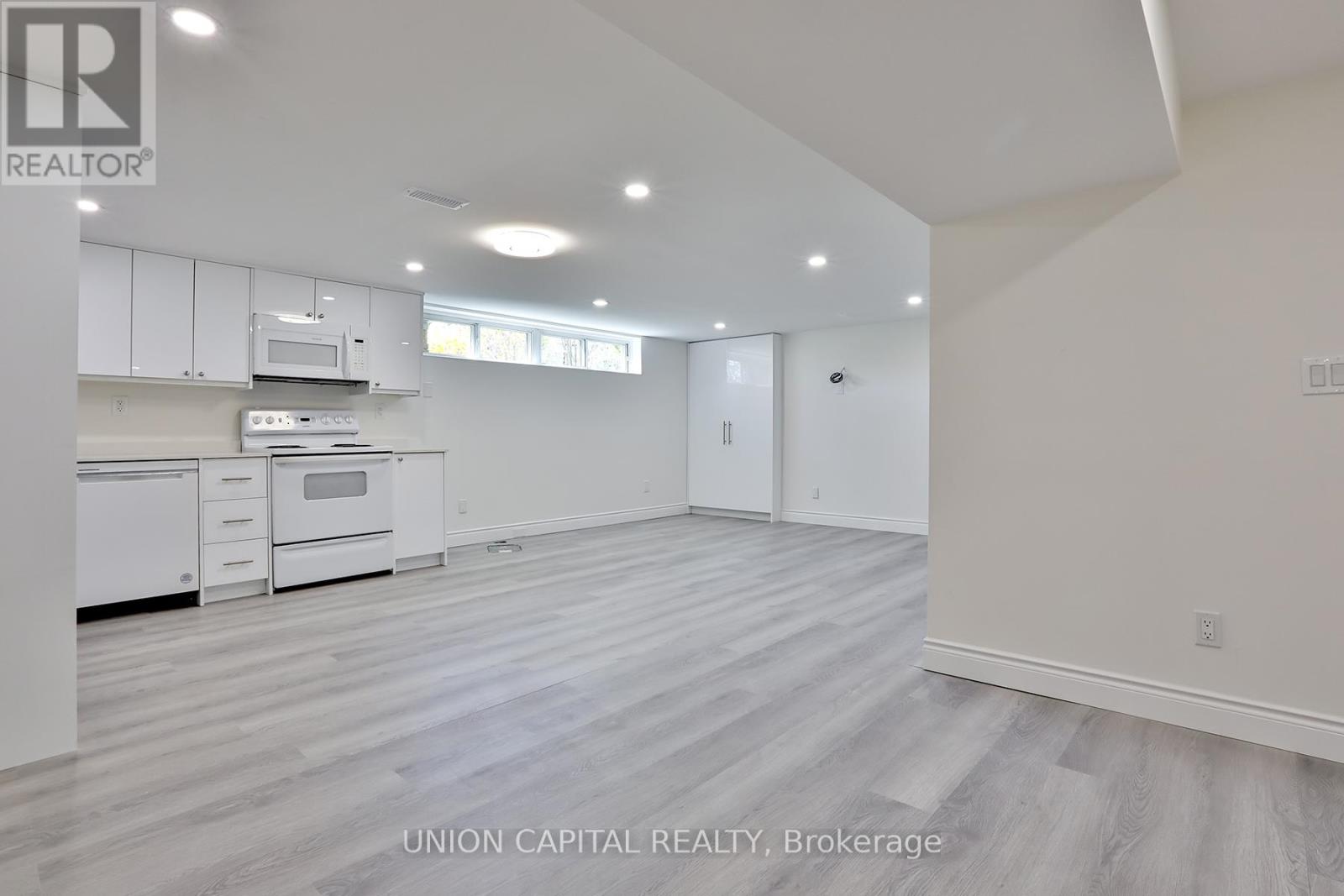 Basement - 383 Neal Drive, Richmond Hill, Ontario  L4C 3L6 - Photo 7 - N12897388