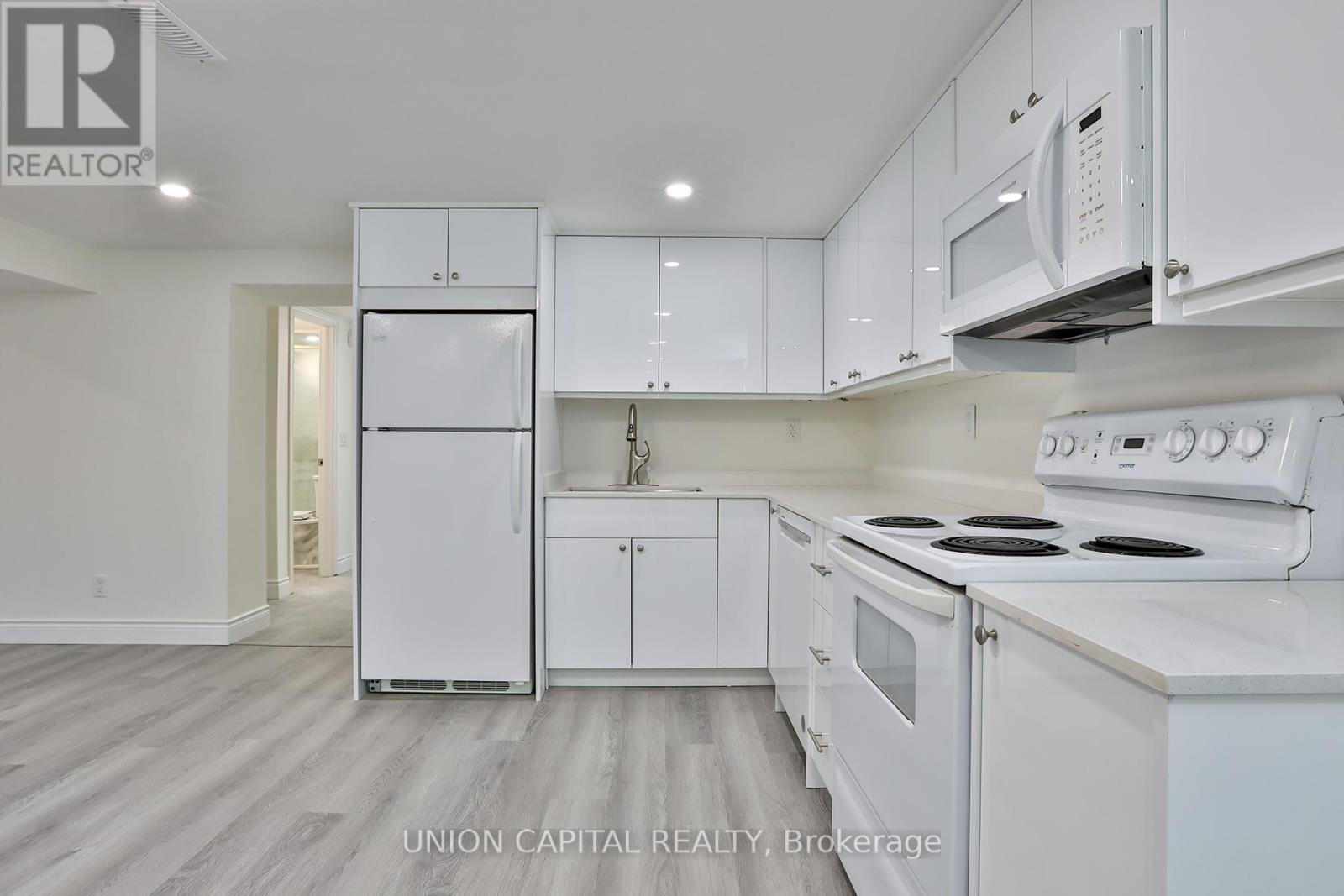 Basement - 383 Neal Drive, Richmond Hill, Ontario  L4C 3L6 - Photo 5 - N12897388