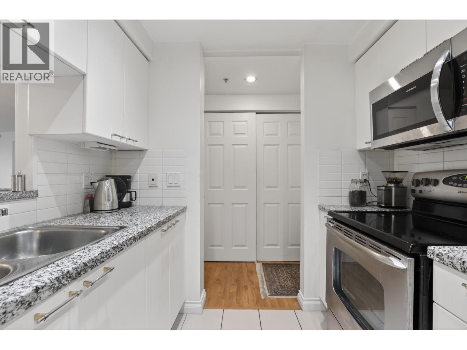 303 1388 Homer Street, Vancouver, British Columbia  V6B 6A7 - Photo 14 - R3101186