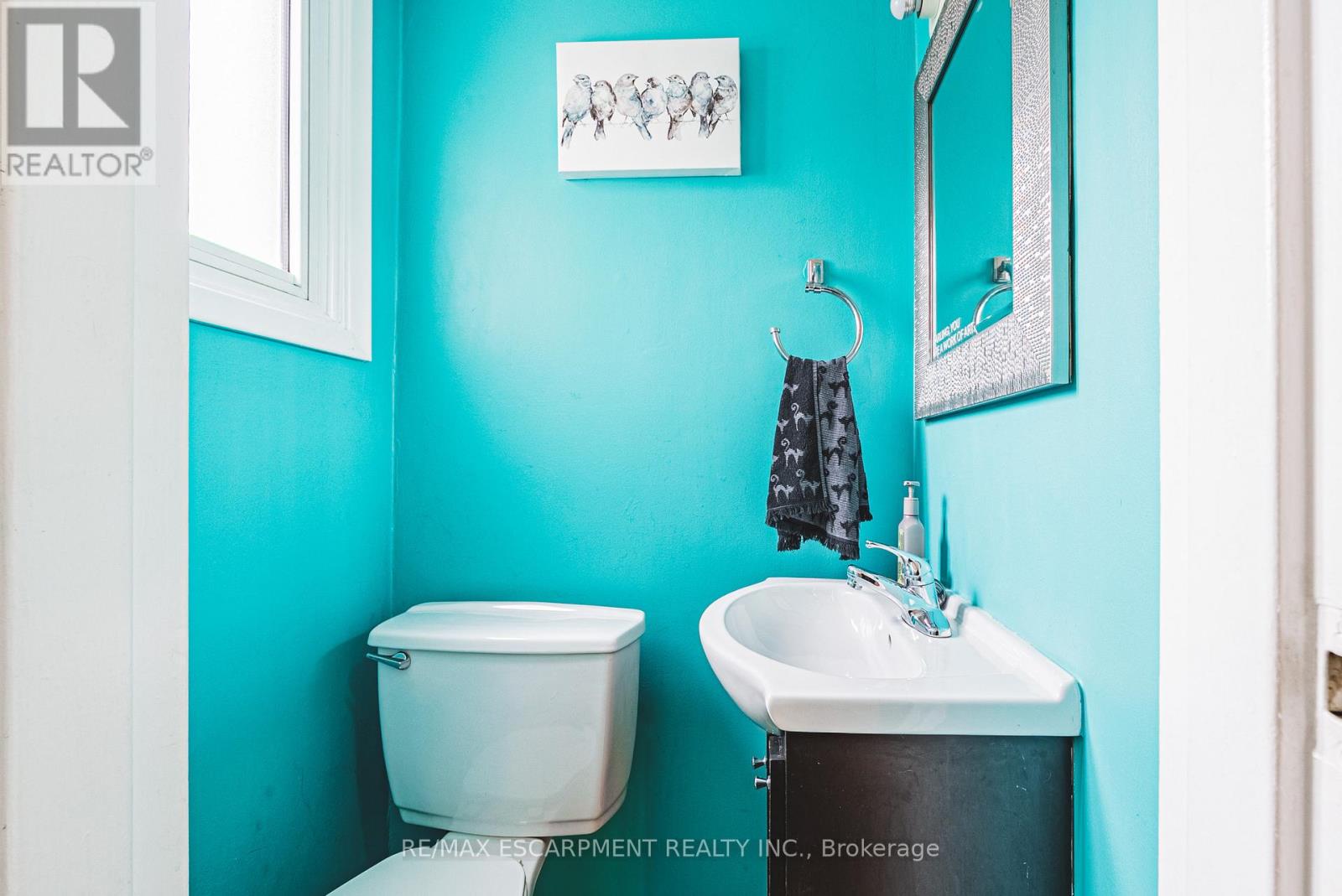 38 Glenburn Court, Hamilton (Riverdale), Ontario  L8E 1C8 - Photo 12 - X12897444