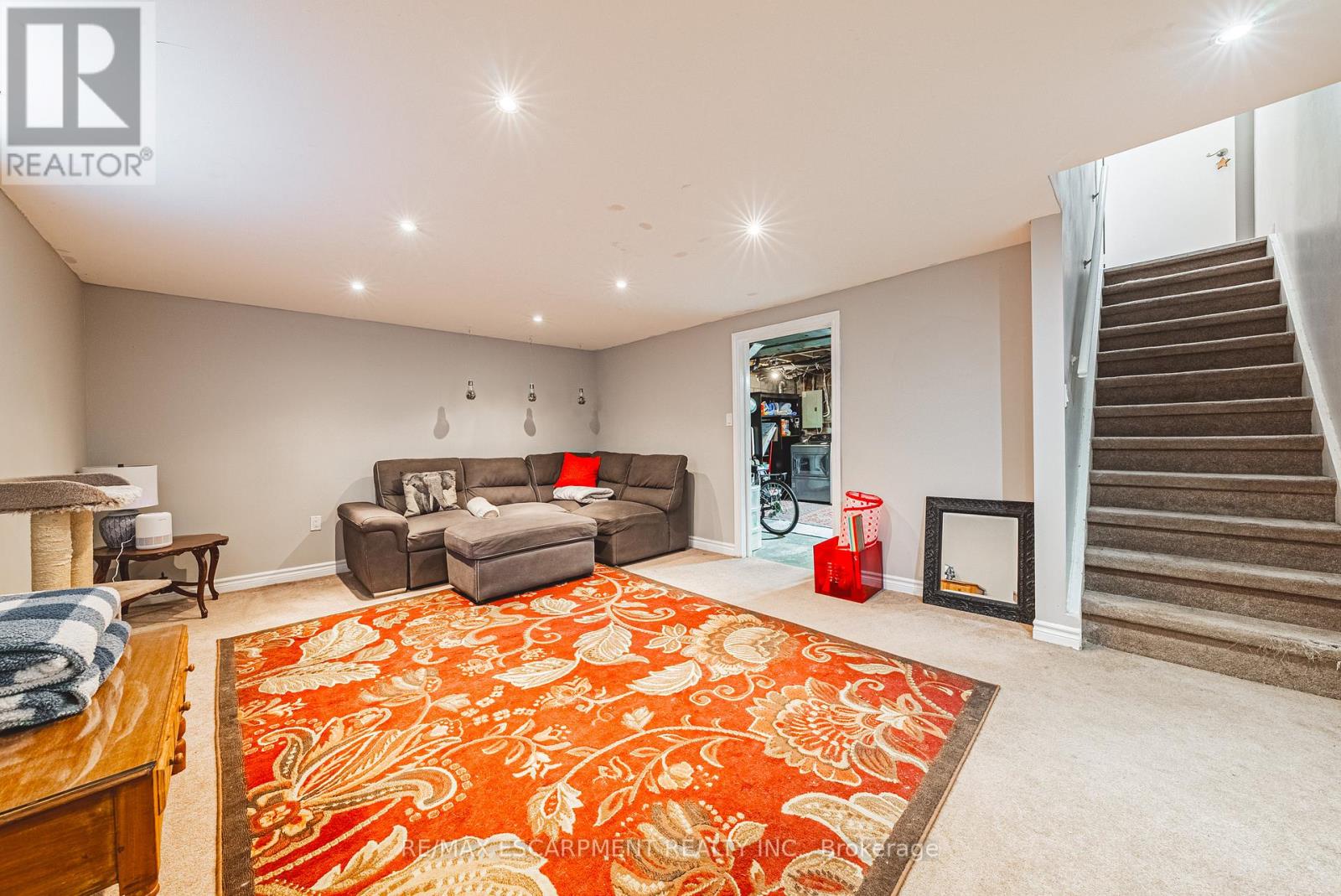 38 Glenburn Court, Hamilton (Riverdale), Ontario  L8E 1C8 - Photo 18 - X12897444