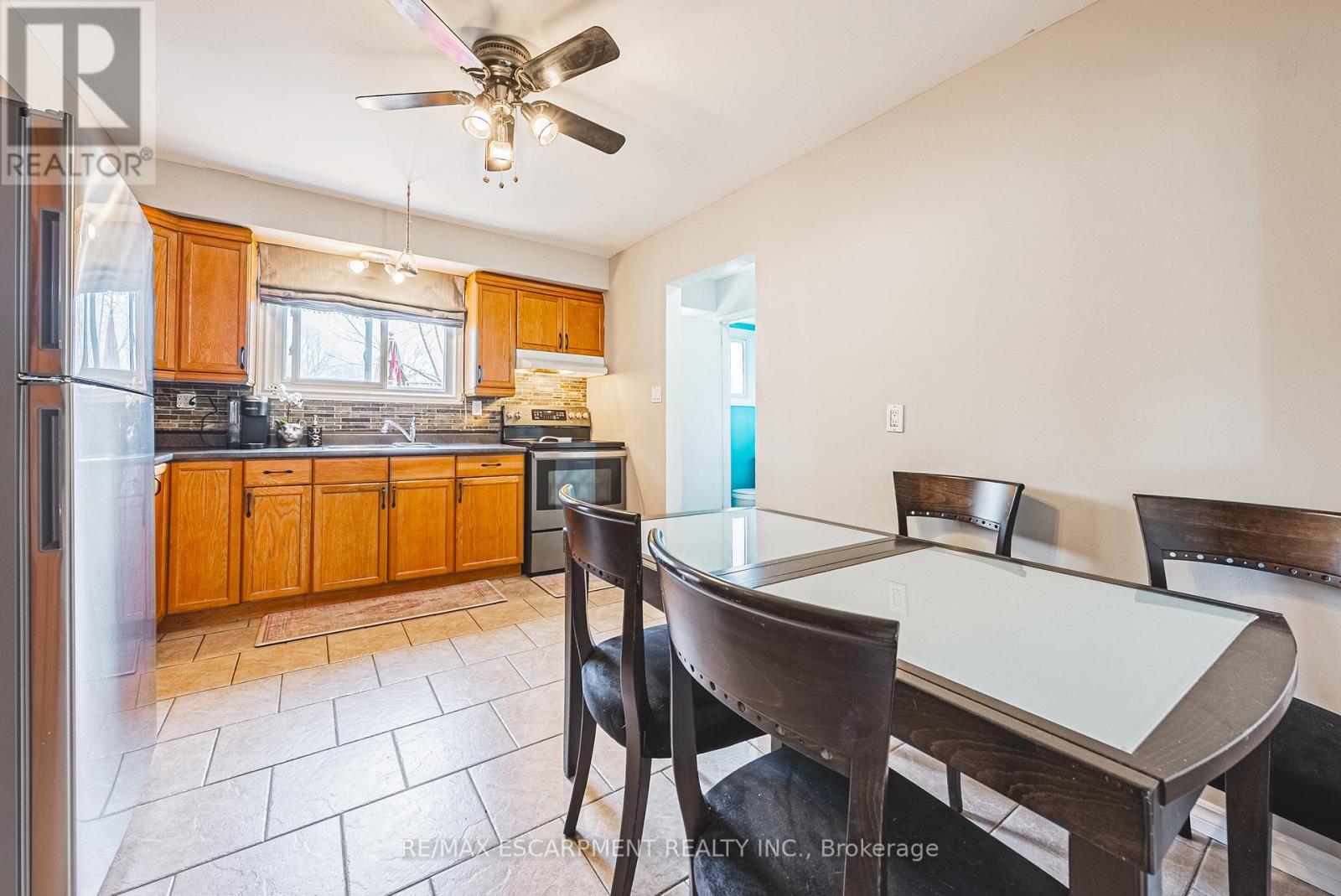 38 Glenburn Court, Hamilton (Riverdale), Ontario  L8E 1C8 - Photo 7 - X12897444