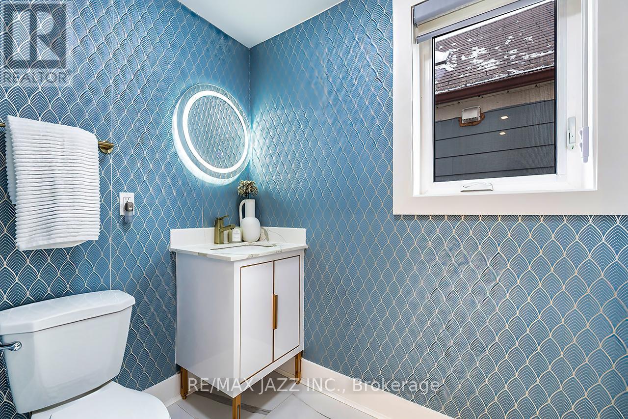 76 Haverson Boulevard, Toronto, Ontario  M6M 3J9 - Photo 17 - W12896536