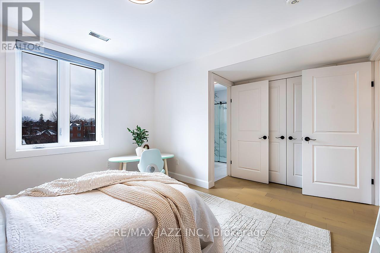 76 Haverson Boulevard, Toronto, Ontario  M6M 3J9 - Photo 27 - W12896536