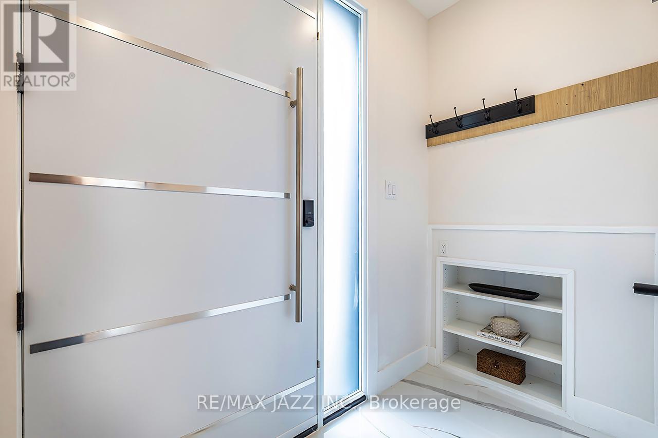 76 Haverson Boulevard, Toronto, Ontario  M6M 3J9 - Photo 3 - W12896536