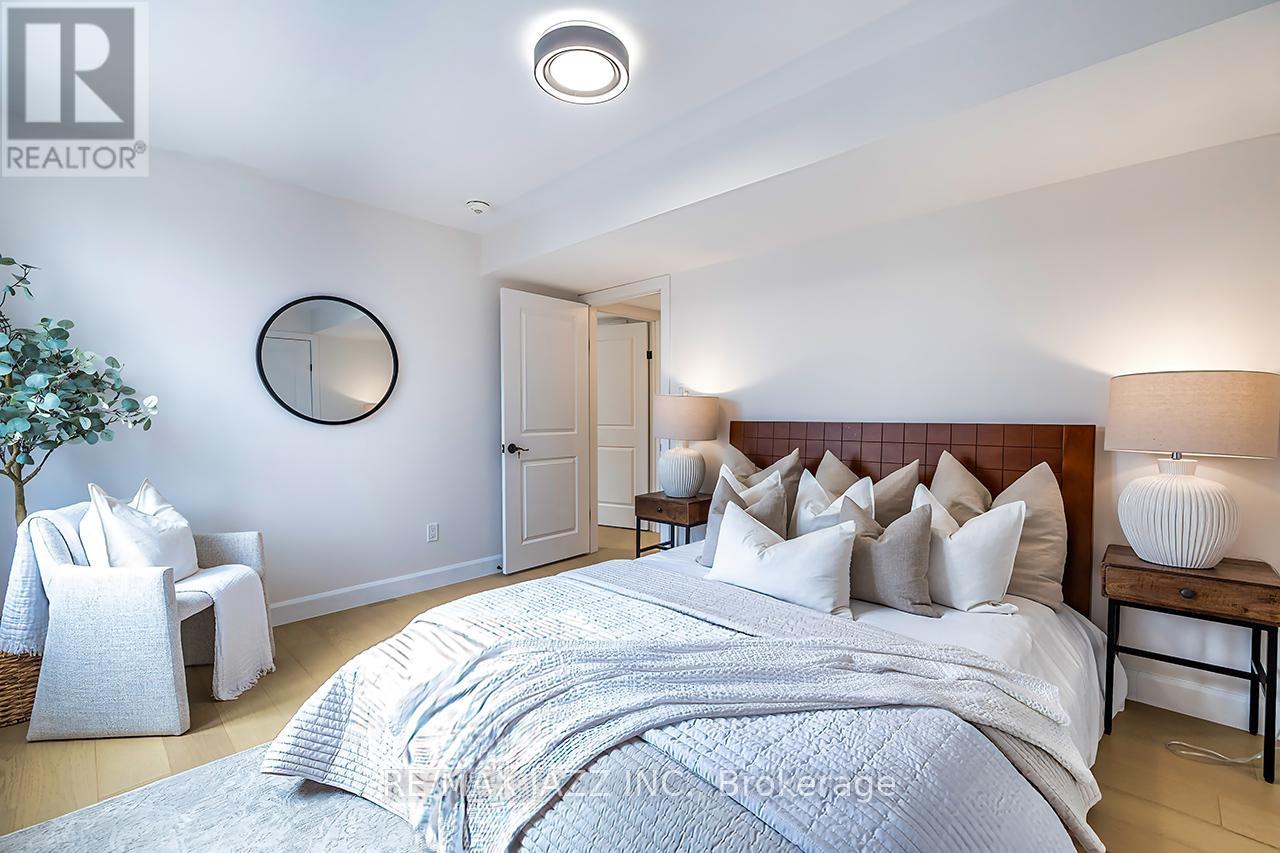 76 Haverson Boulevard, Toronto, Ontario  M6M 3J9 - Photo 28 - W12896536