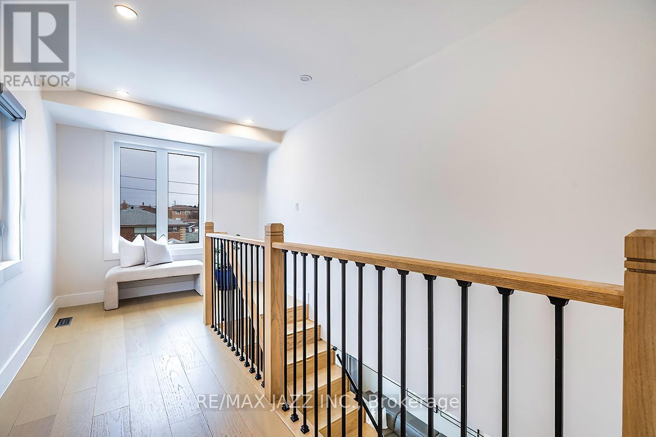 76 Haverson Boulevard, Toronto, Ontario  M6M 3J9 - Photo 33 - W12896536