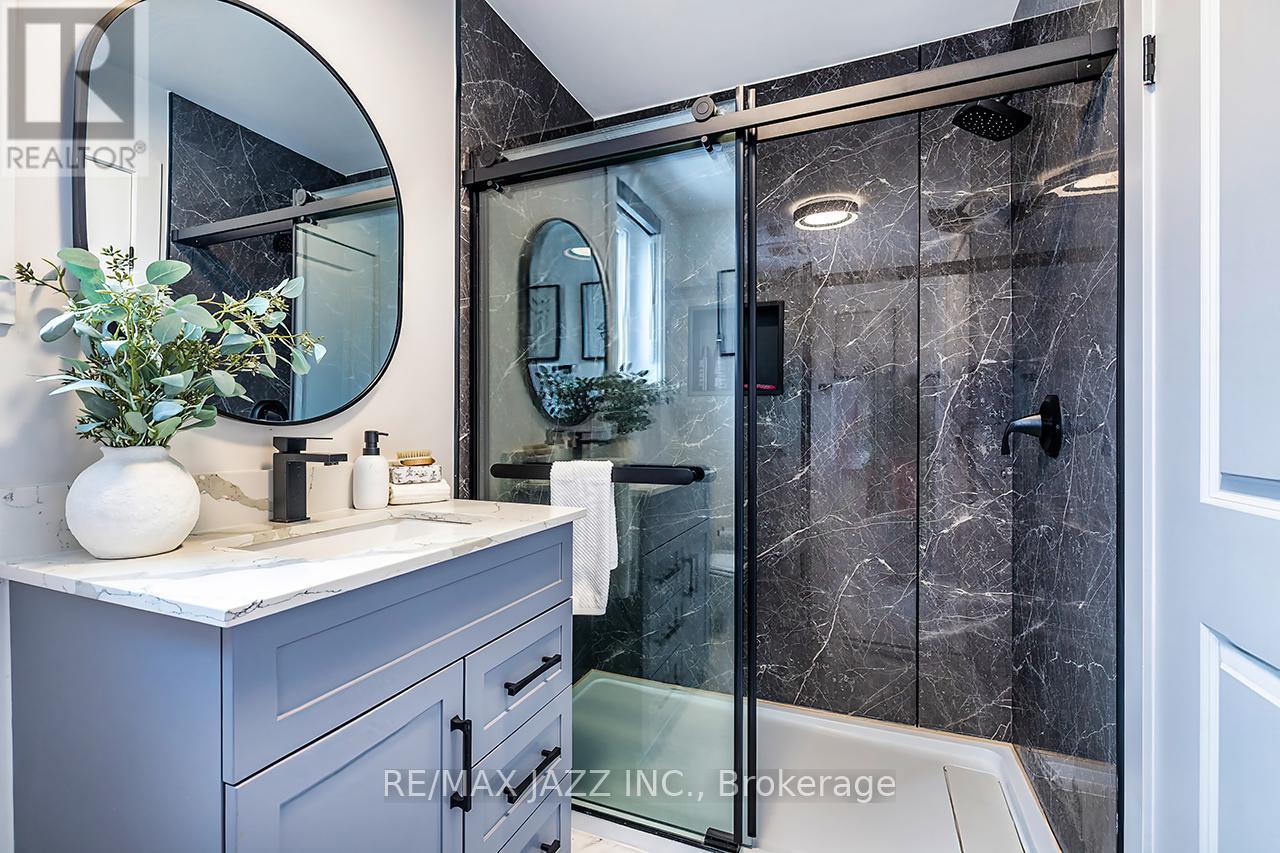 76 Haverson Boulevard, Toronto, Ontario  M6M 3J9 - Photo 32 - W12896536