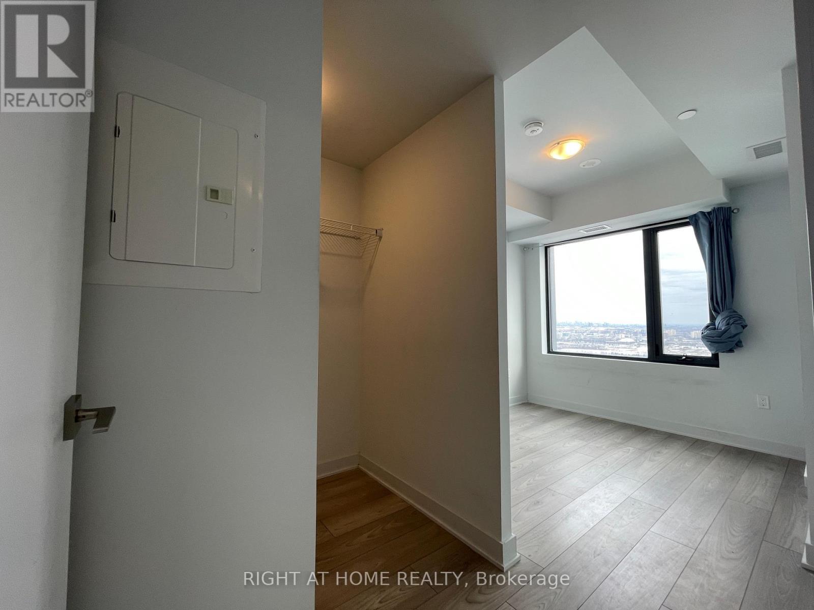 4403 - 2920 Highway 7, Vaughan, Ontario  L4K 0P4 - Photo 7 - N12707808