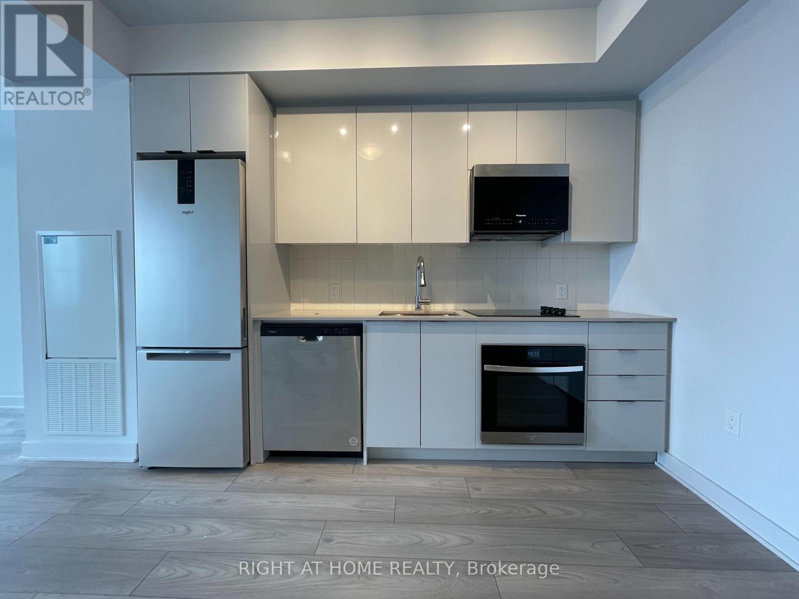 4403 - 2920 Highway 7, Vaughan, Ontario  L4K 0P4 - Photo 3 - N12707808