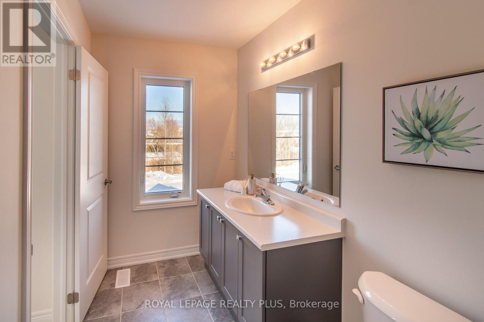 147 Dovedale Drive, Georgina, Ontario  L4P 0S6 - Photo 24 - N12598128