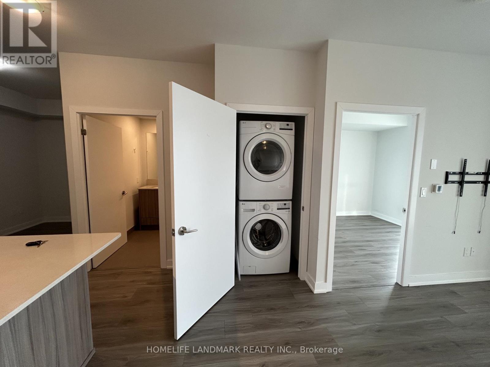 2702 - 4130 Parkside Village Drive, Mississauga, Ontario  L5B 3M8 - Photo 13 - W12885920