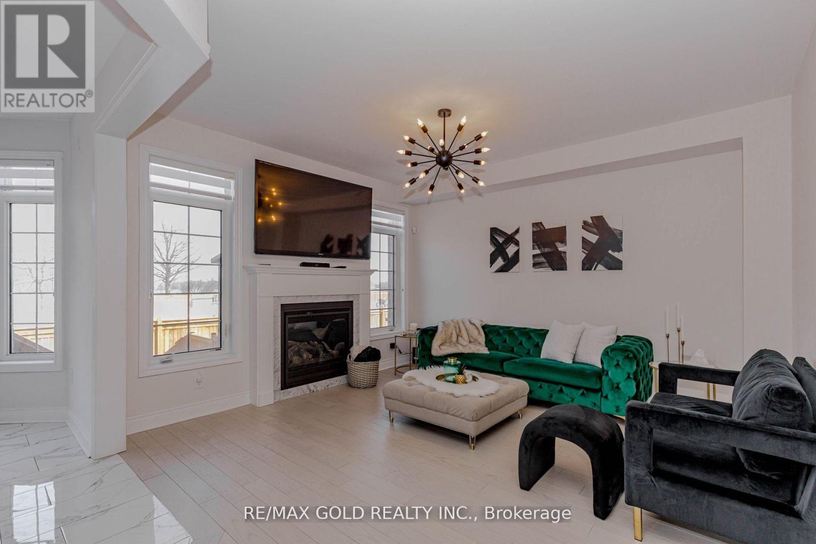 18 Branigan Crescent, Halton Hills, Ontario  L7G 0N2 - Photo 11 - W12895312