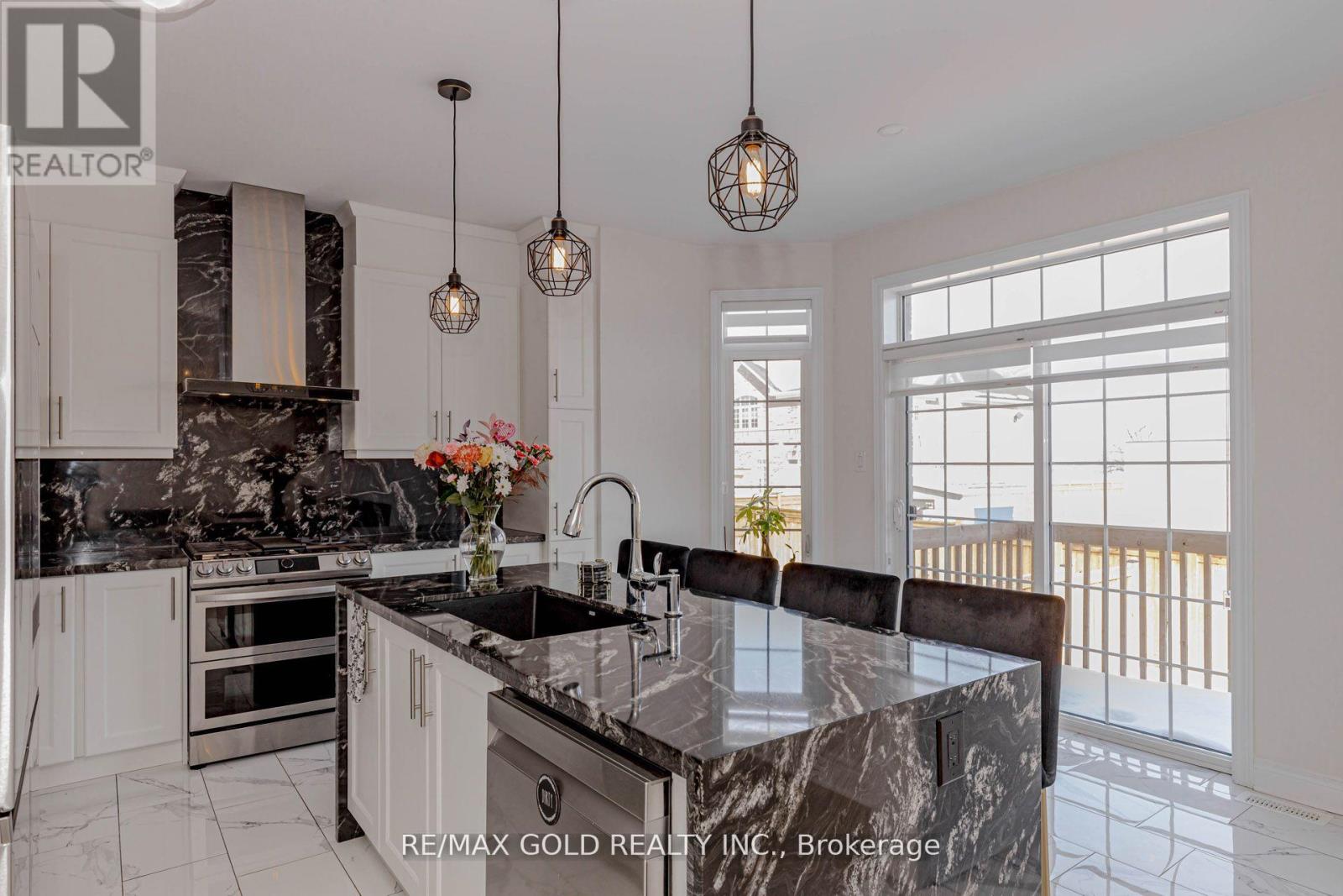 18 Branigan Crescent, Halton Hills, Ontario  L7G 0N2 - Photo 17 - W12895312