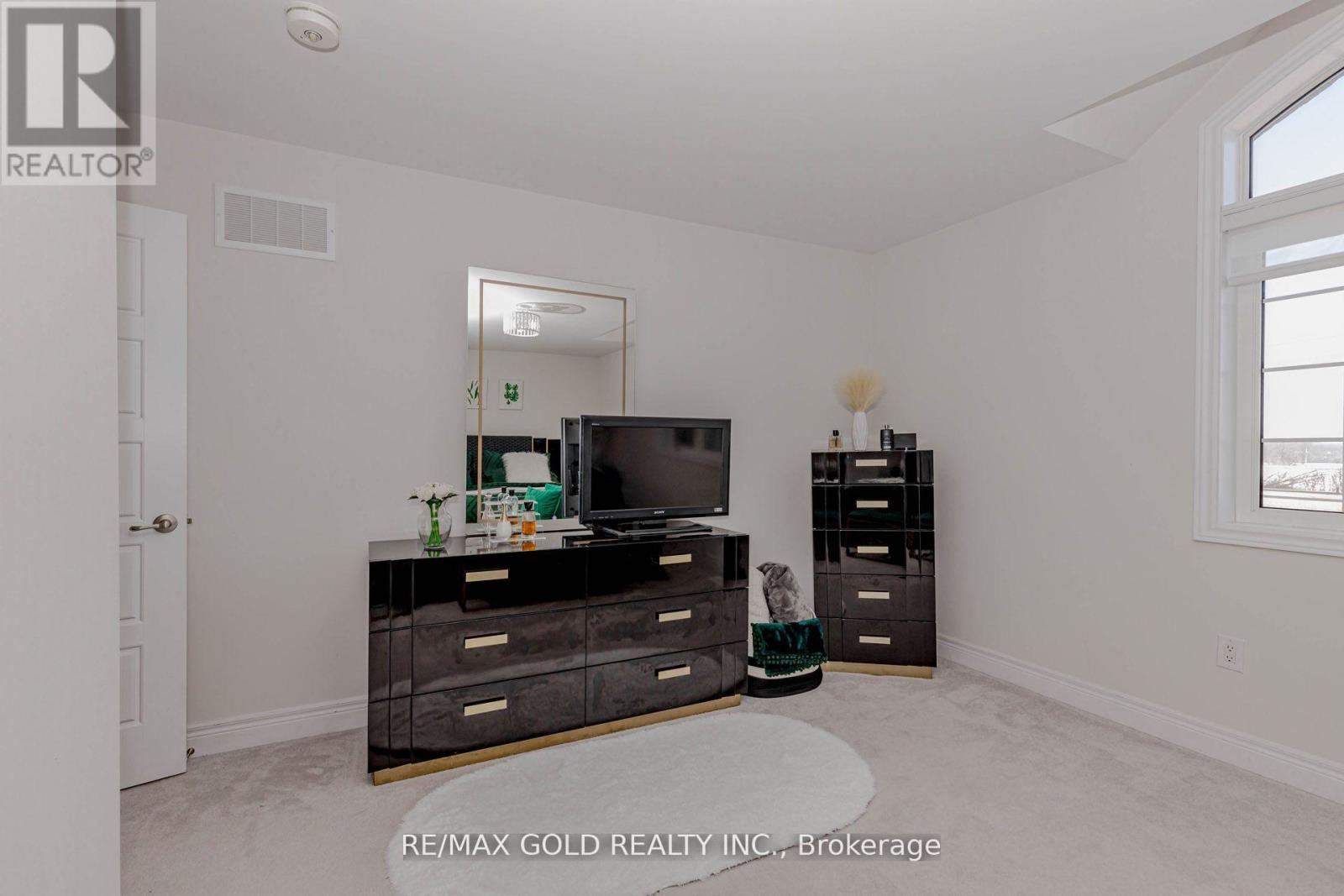 18 Branigan Crescent, Halton Hills, Ontario  L7G 0N2 - Photo 33 - W12895312