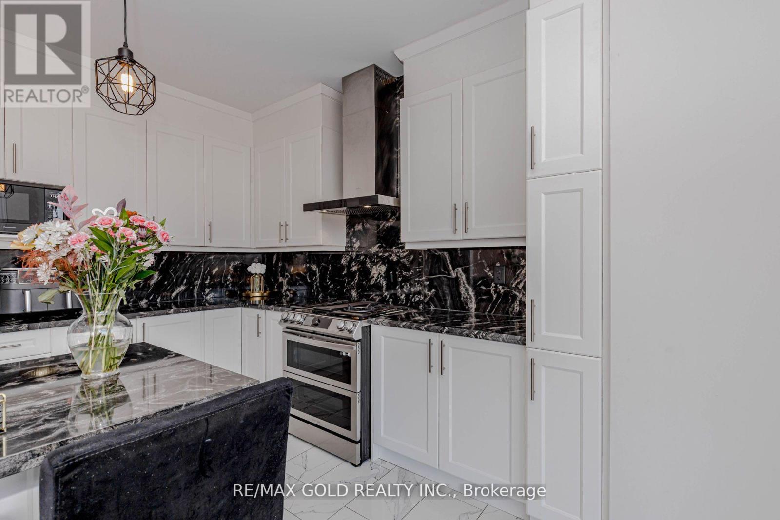 18 Branigan Crescent, Halton Hills, Ontario  L7G 0N2 - Photo 23 - W12895312