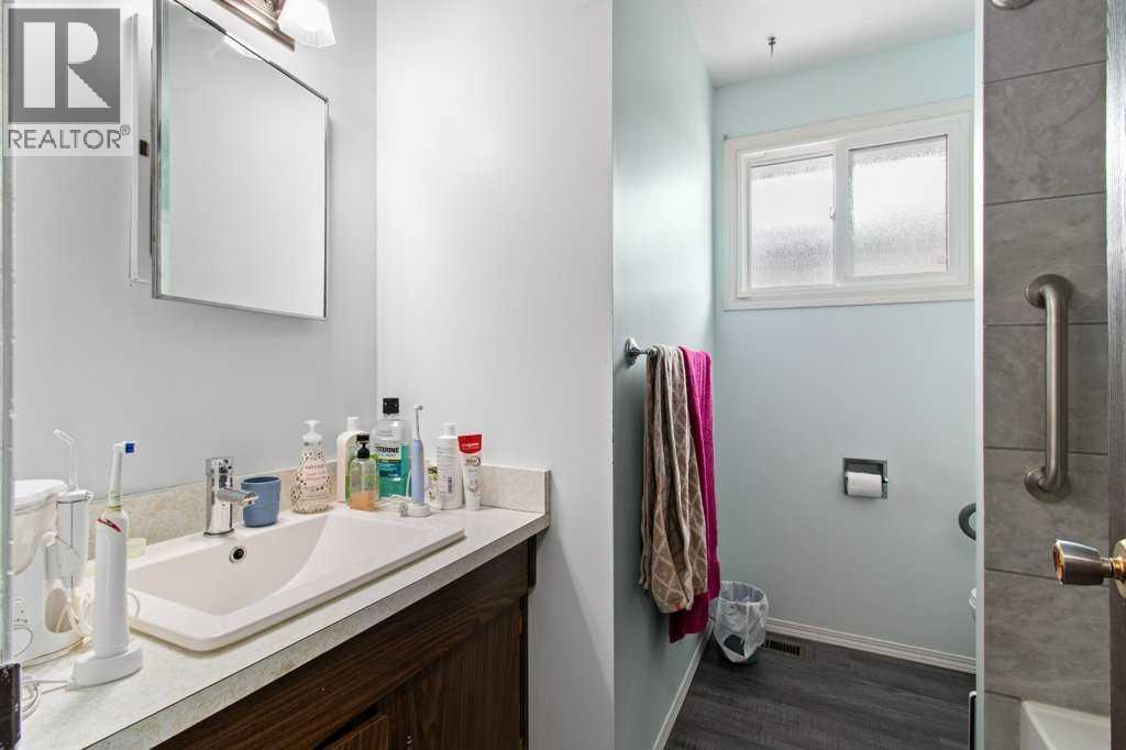 5844 70 Streetdrive, Red Deer, Alberta  T4P 1C6 - Photo 11 - A2293764