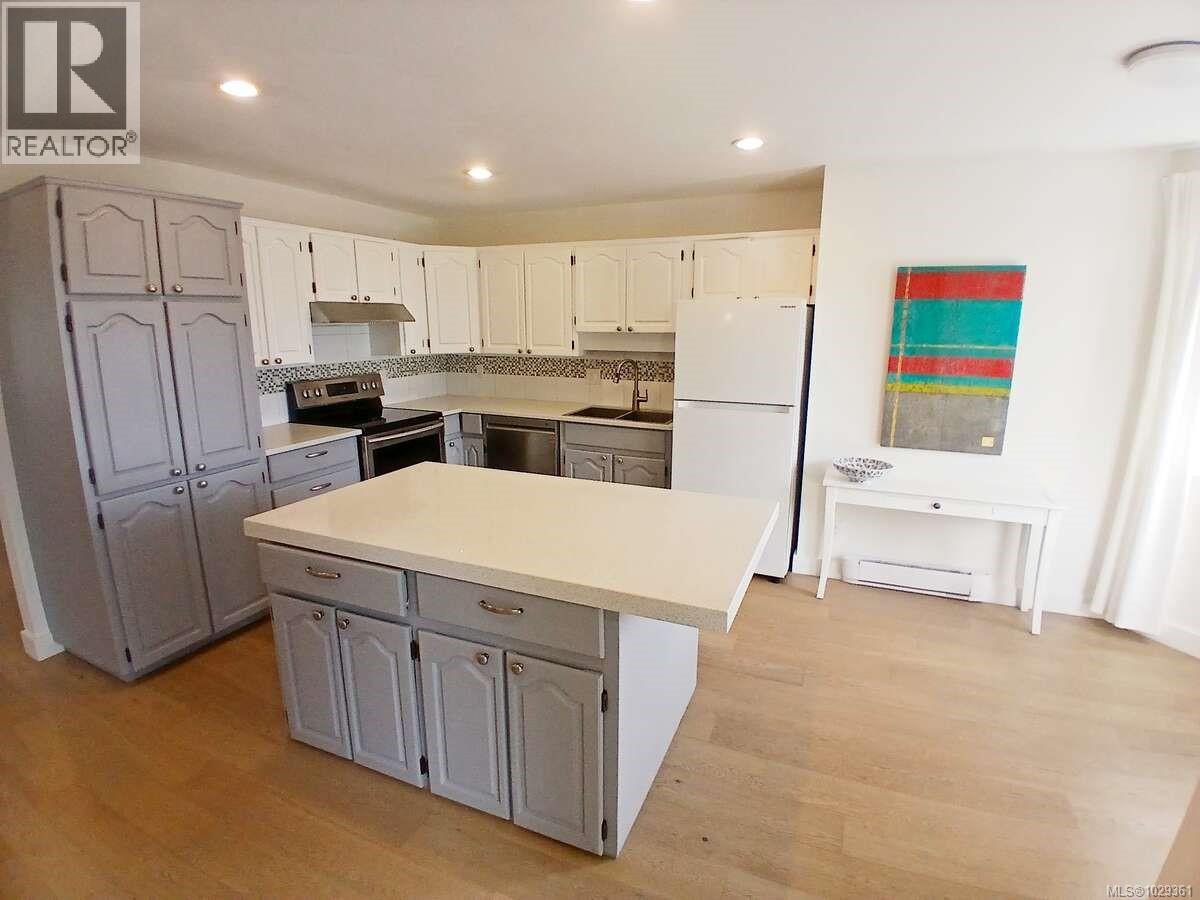 655 Totem Cres, Comox, British Columbia  V9M 3J8 - Photo 12 - 1029361