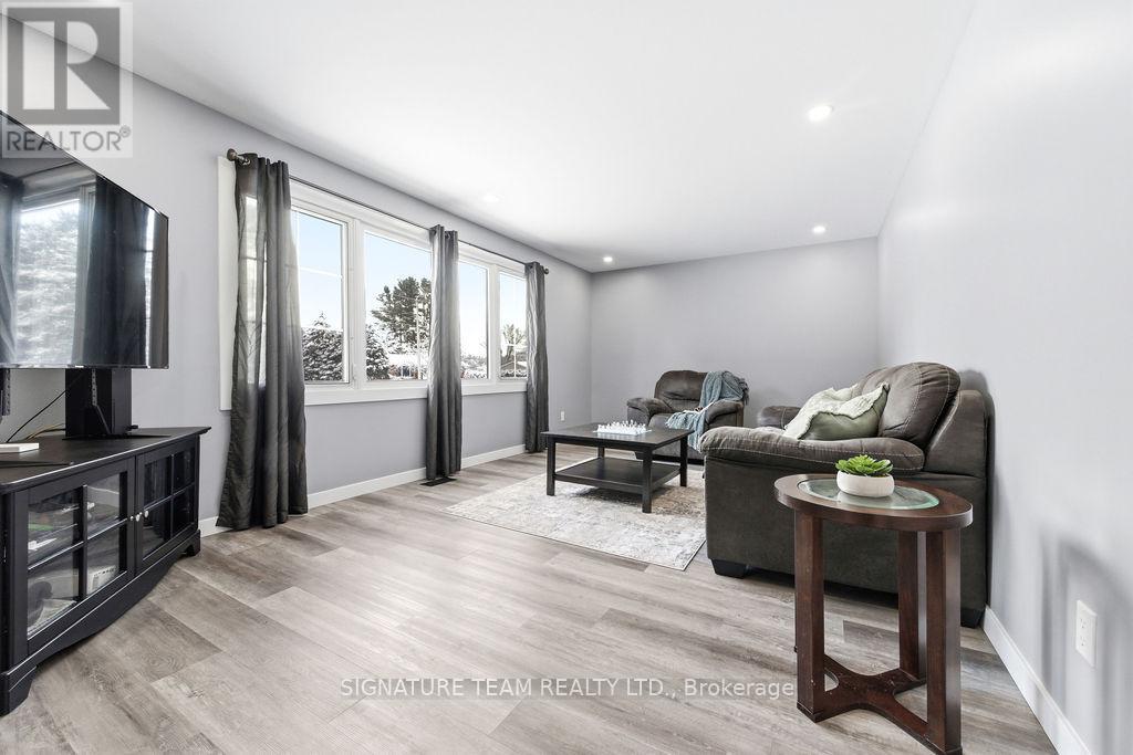 607 Airport Road, Petawawa, Ontario  K8A 6W7 - Photo 25 - X12897514