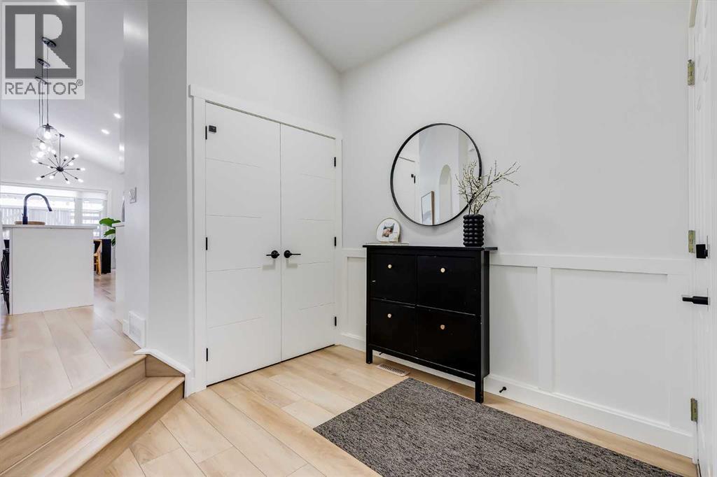 9810 Hidden Valley Drive Nw, Calgary, Alberta  T3A 5L2 - Photo 3 - A2291590