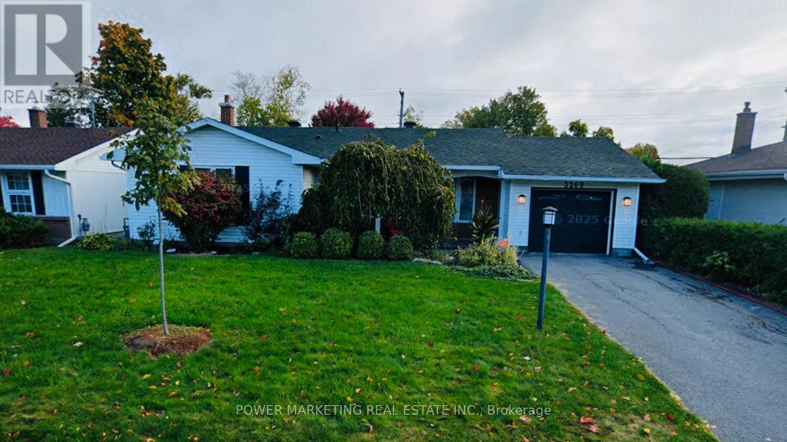 3269 Clearwater Crescent, Ottawa, Ontario  K1V 7S3 - Photo 3 - X12896770