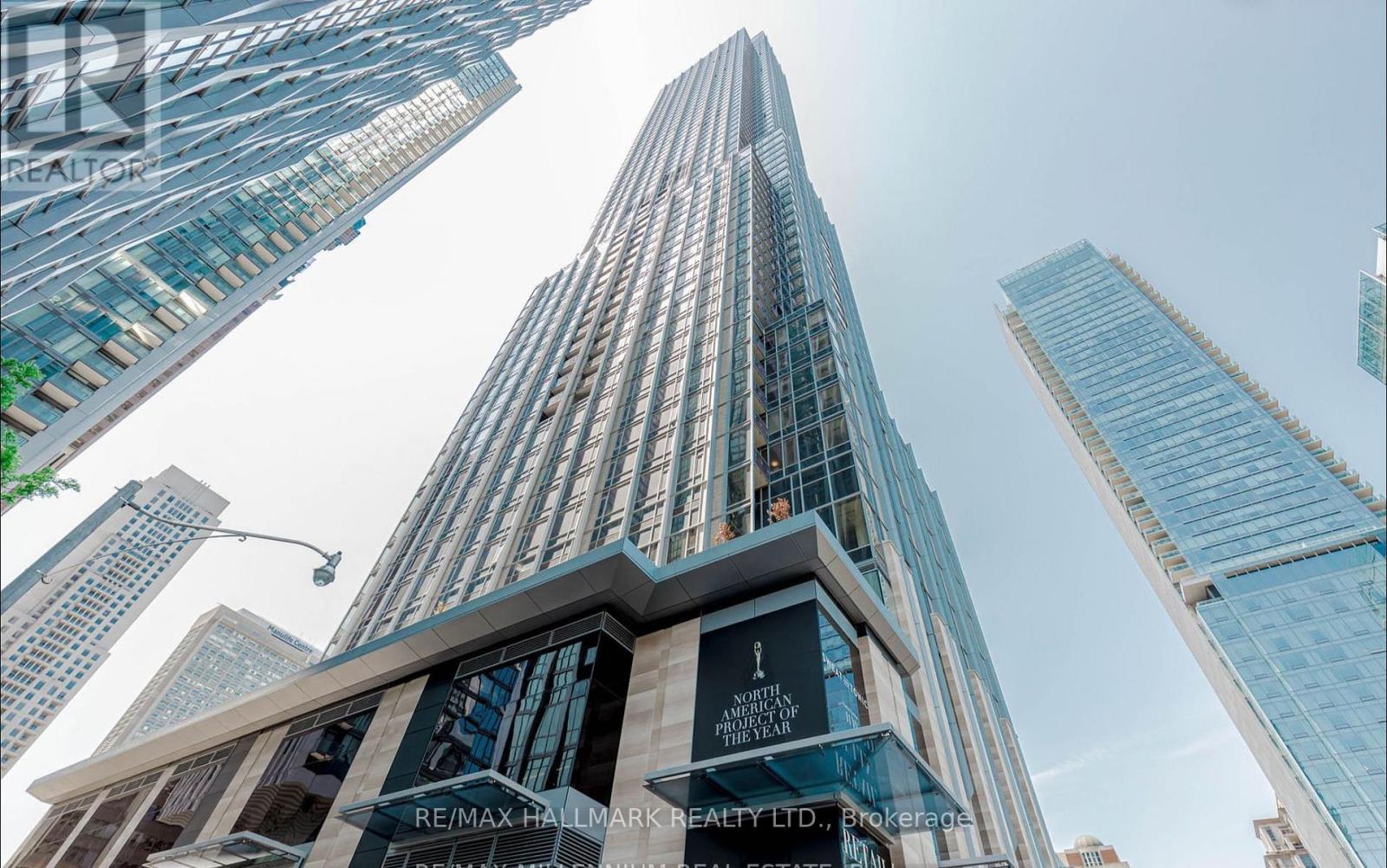 4206 - 11 Yorkville Avenue W, Toronto (Annex), Ontario  M4W 0B7 - Photo 2 - C12897522