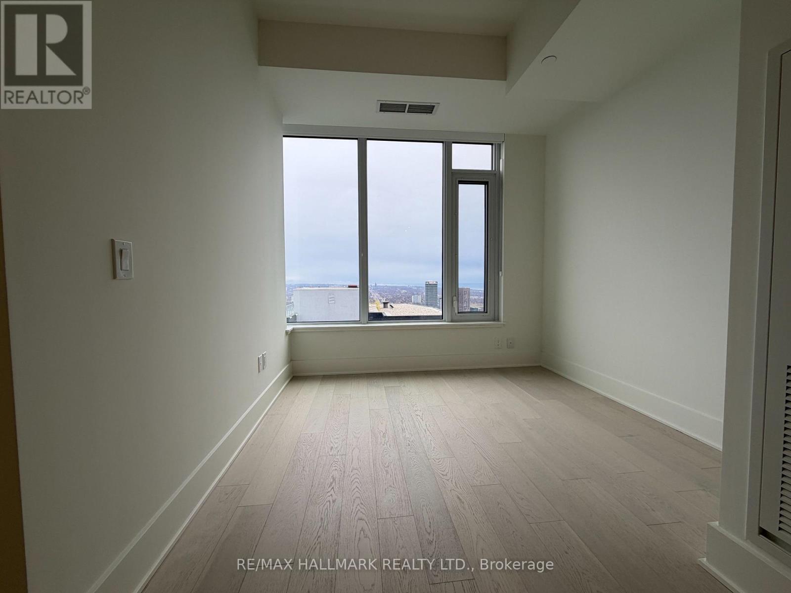 5705 - 11 Yorkville Avenue W, Toronto, Ontario  M4W 0B7 - Photo 7 - C12897540