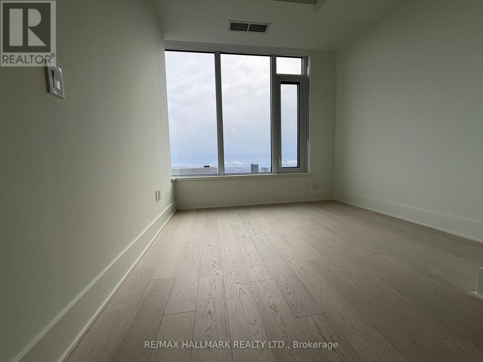 5705 - 11 Yorkville Avenue W, Toronto, Ontario  M4W 0B7 - Photo 8 - C12897540