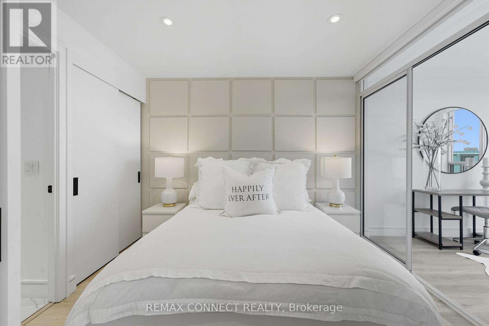 1504 - 208 Queens Quay W, Toronto (Waterfront Communities), Ontario  M5J 2Y5 - Photo 10 - C12897554