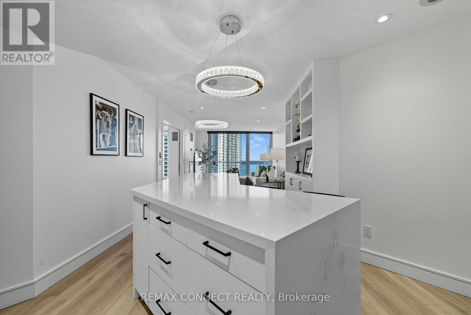 1504 - 208 Queens Quay W, Toronto (Waterfront Communities), Ontario  M5J 2Y5 - Photo 14 - C12897554